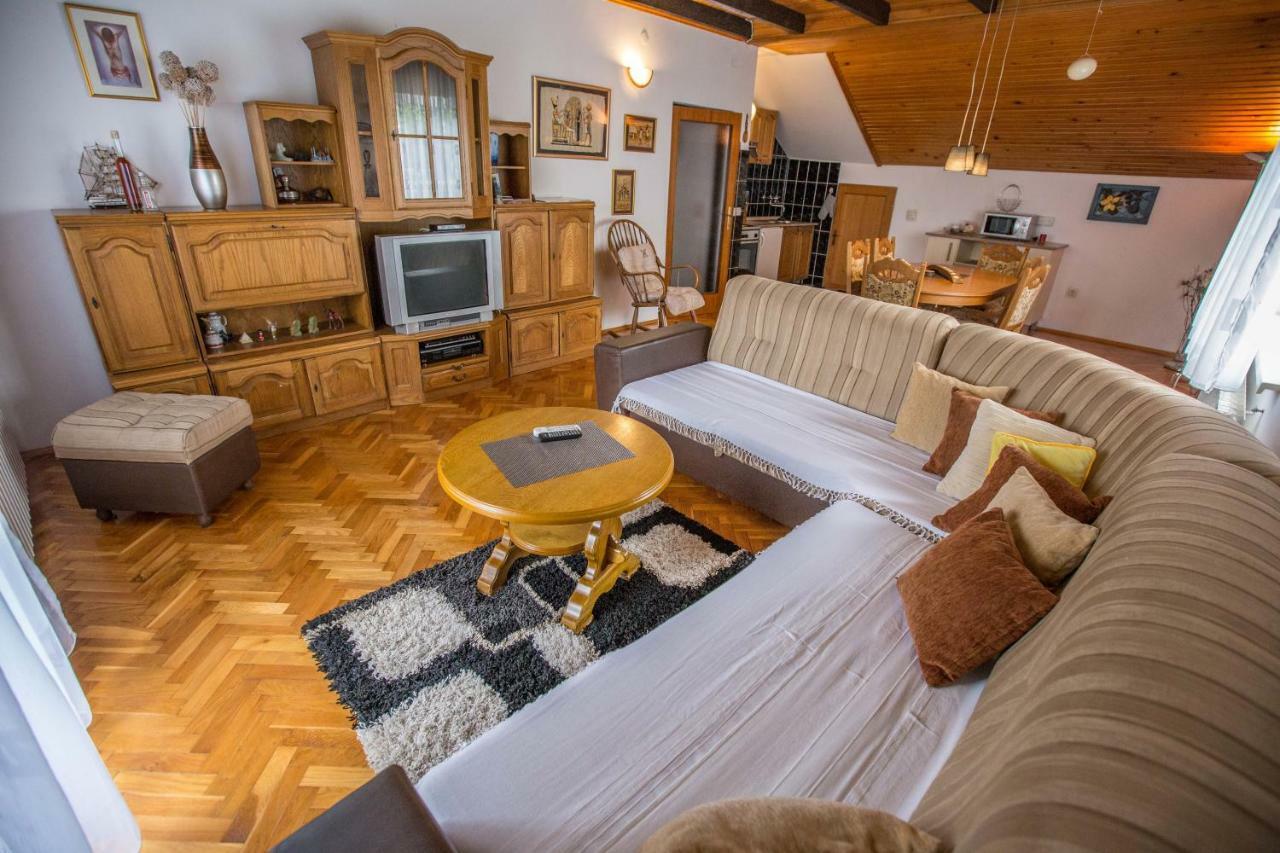 Apartman Ružica Ogulin Bagian luar foto